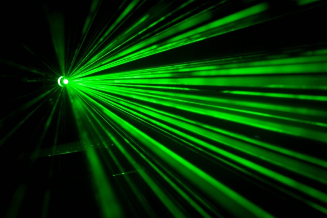 Laser milion razy potężniejszy od dotychczasowych. Wystarczyła jedna zmiana