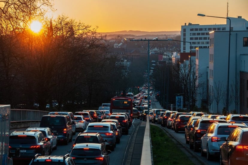 Jak długo wytrzymają akumulatory w elektrykach? Odpowiedź może nas zaskoczyć