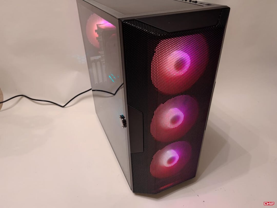 Test obudowy FSP CUT592