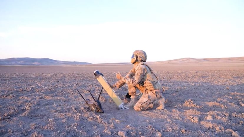 Turecki dron kamikadze ALPAGU zaprezentowany w akcji