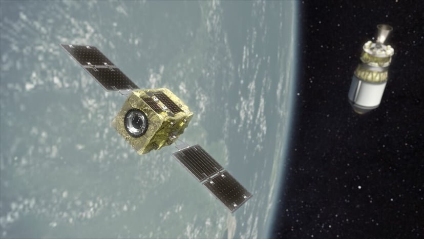 Pierwsza w historii procedura zepchnięcia rakiety z orbity. Spychaczem jest satelita ADRAS-J