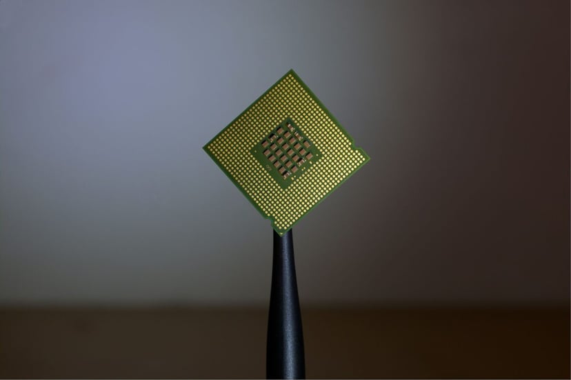 Intel ogłasza produkcję dla “ery SI”. Wyprodukuje specjalny chip dla Microsoftu