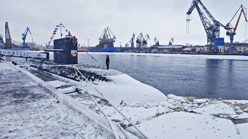 Pierwszy okręt podwodny projektu 677 już na służbie. Jak wiele zmienia Kronstadt?