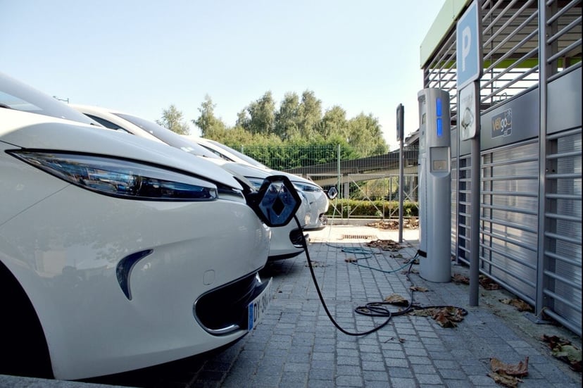 Europejski Projekt PHOENIX odmieni przyszłość samochodów elektrycznych. Baterie same naprawią swoje uszkodzenia