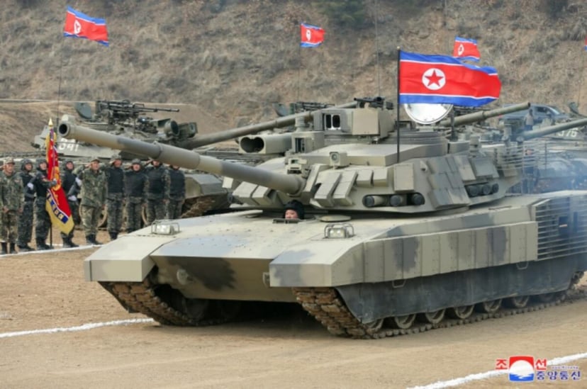 Kim ma nową zabawkę. Spójrz na północnokoreański koszmar pancernych pojazdów