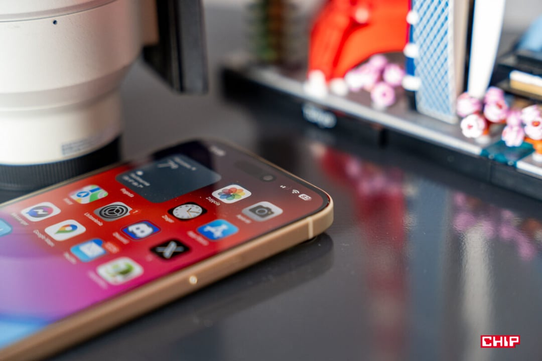 Apple ma pomysł na iPhone’a z dodatkowym ekranem. Nie zgadniecie, gdzie byłby umieszczony