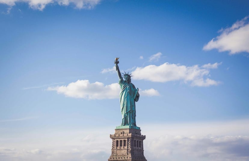 Powinniśmy się uczyć strategii od USA. Państwo buduje istną “antychińską tarczę”
