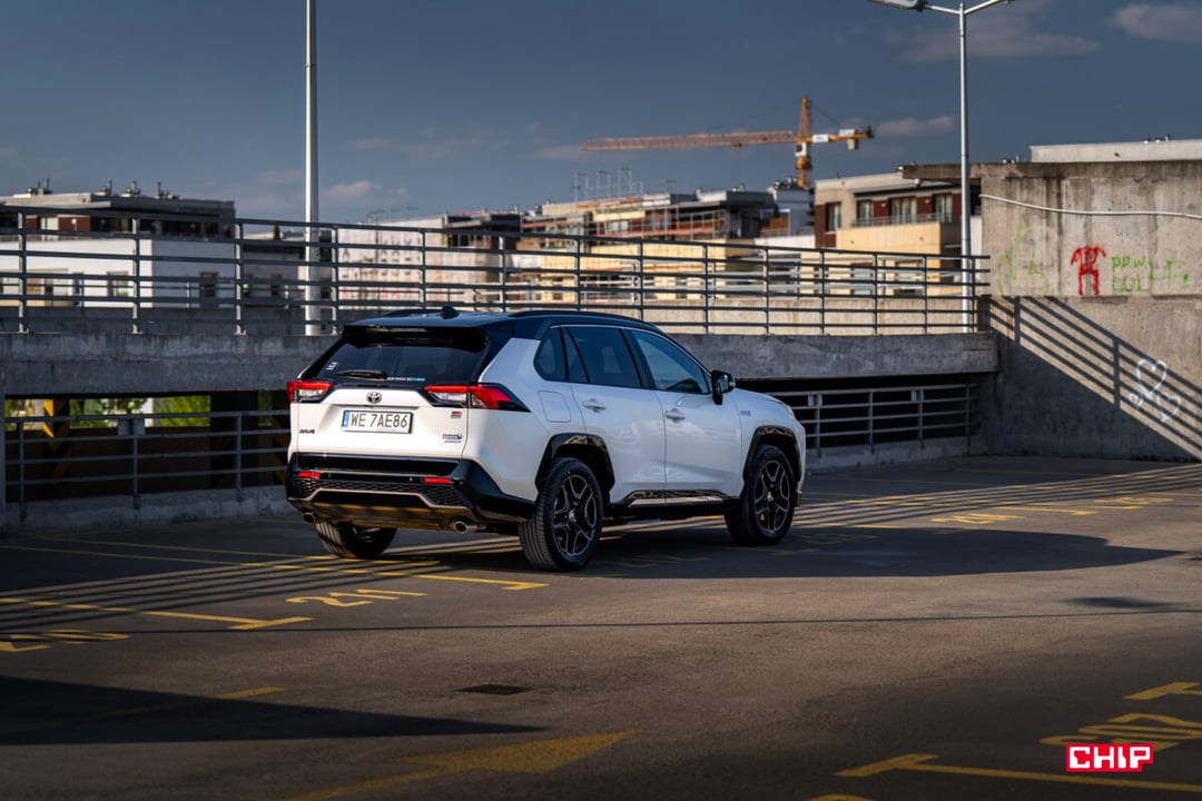 Test Toyota RAV4 GR Sport – w końcu cywilizacja i nowoczesność!