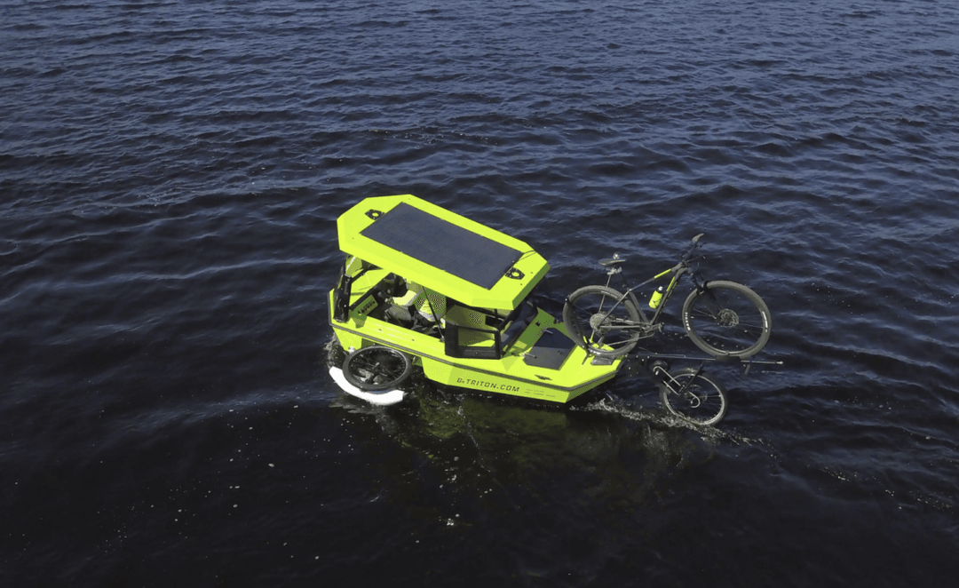Czy to rower, czy to amfibia? Niezwykły gadżet przykuwa wzrok
