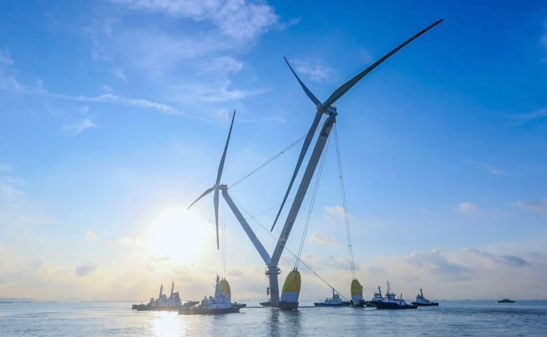 Największa pływająca turbina świata. Chiny pokazały giganta, który zawalczy z Europą