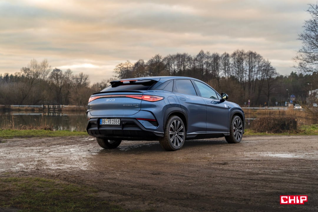 Tesla dostaje kolejny cios w szczepionkę. W sprzedaży i przychodach wyprzedza ją BYD