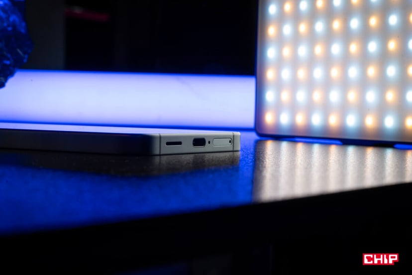 Gigantyczne baterie, ale nie w smartfonach Samsunga, Apple’a i Google’a. Dlaczego giganci nie idą w ślady chińskich producentów?