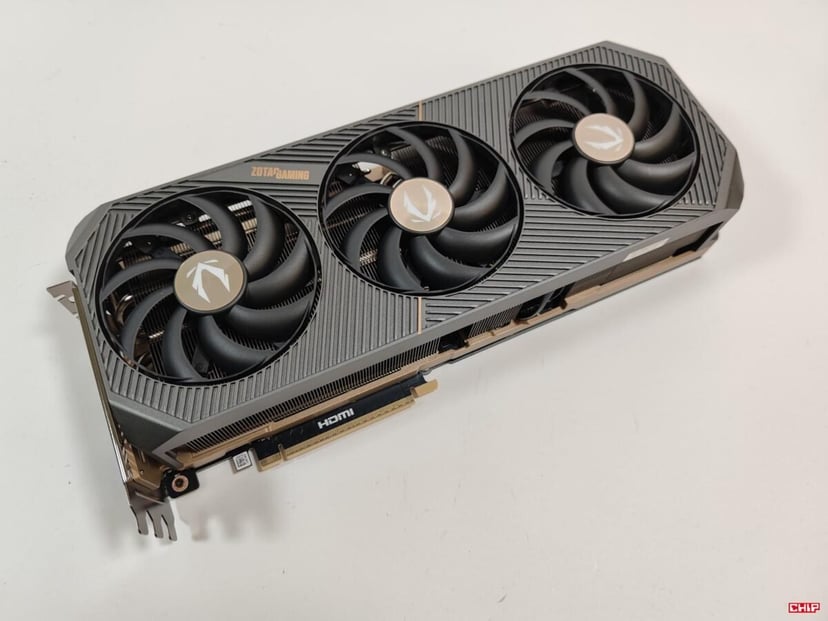 Niewiarygodne! Chińscy modderzy stworzyli RTX 5090 ze 128 GB VRAM 