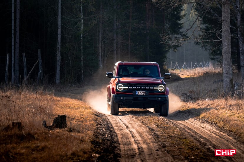 Test Ford Bronco Outer Banks – czy da się wyciągnąć ogra z bagna na autostradę?