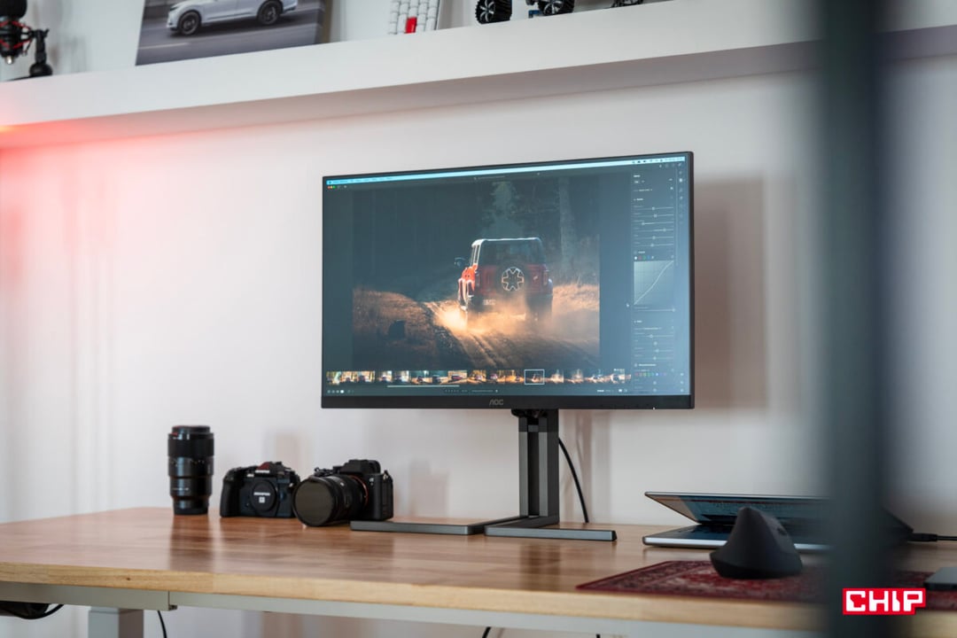 Test AOC Q27U3CV – monitor dla fotografa z małym biurkiem i skromnym budżetem