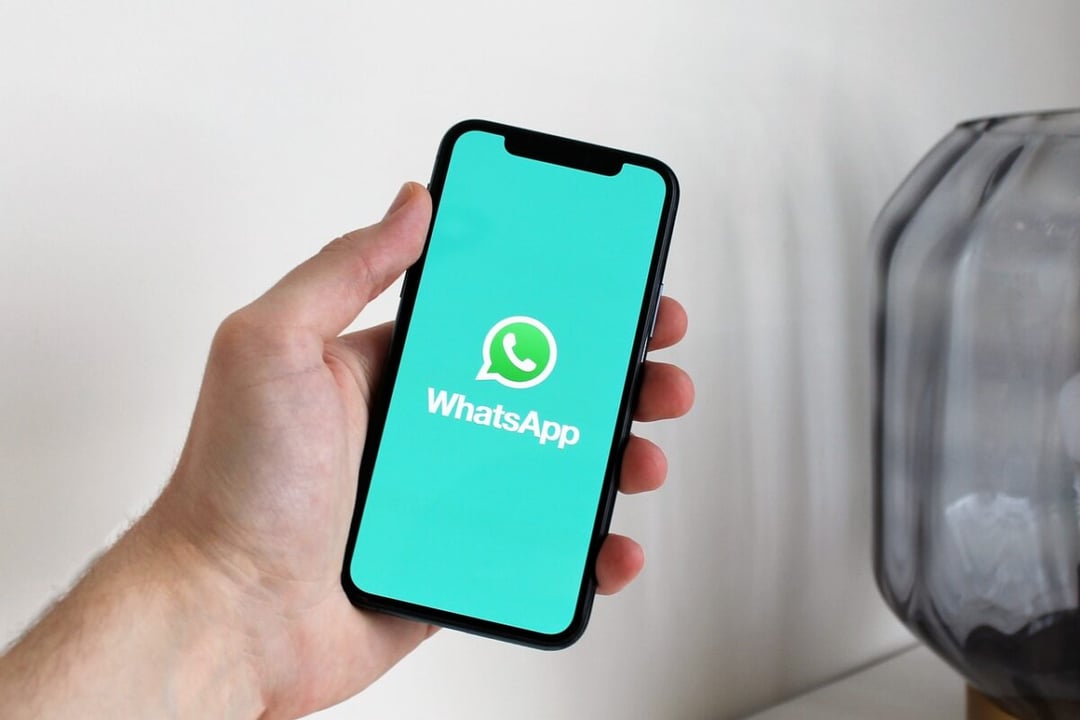 Koniec z bezosobowymi AI? WhatsApp pozwoli stworzyć chatbota z własną osobowością