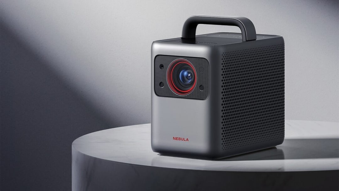 Nie możesz żyć w wakacje bez filmów? Anker i Amazon mają dla ciebie przenośny projektor.