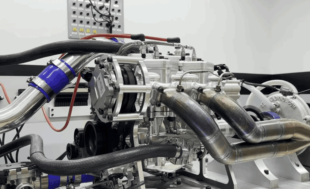 Dwusuw, którym pokochają nawet ekolodzy. RevForce pokazuje, że silniki spalinowe mają jeszcze przyszłość