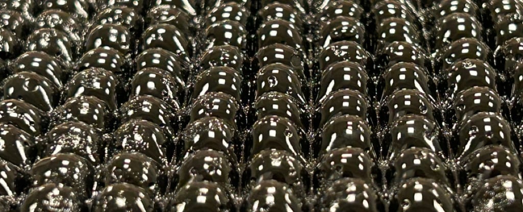 Przełom w walce z suszą na świecie. Naukowcy stworzyli urządzenie wytwarzające wodę z powietrza