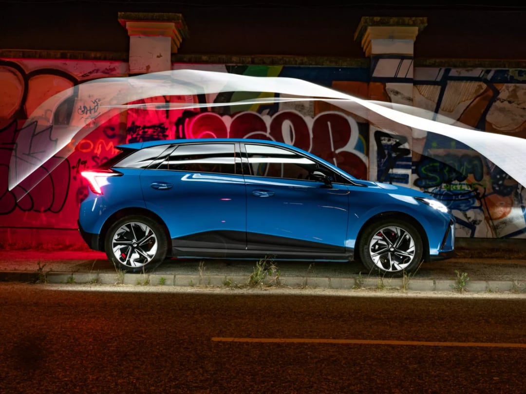 MG Motor wprowadza baterie półstałe do budżetowych elektryków. Zasięg ponad 530 km