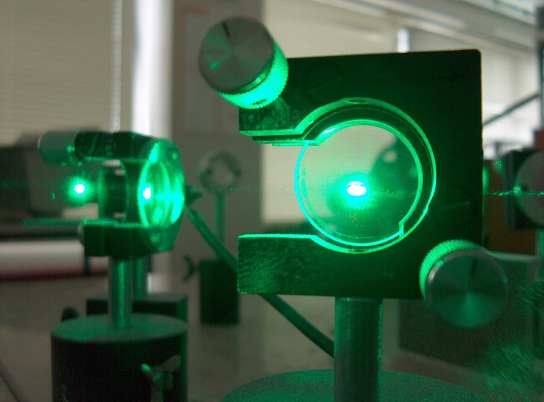 Jest miniaturowa, a przesuwa granice optyki. Naukowcy dokonali czegoś niebywałego 