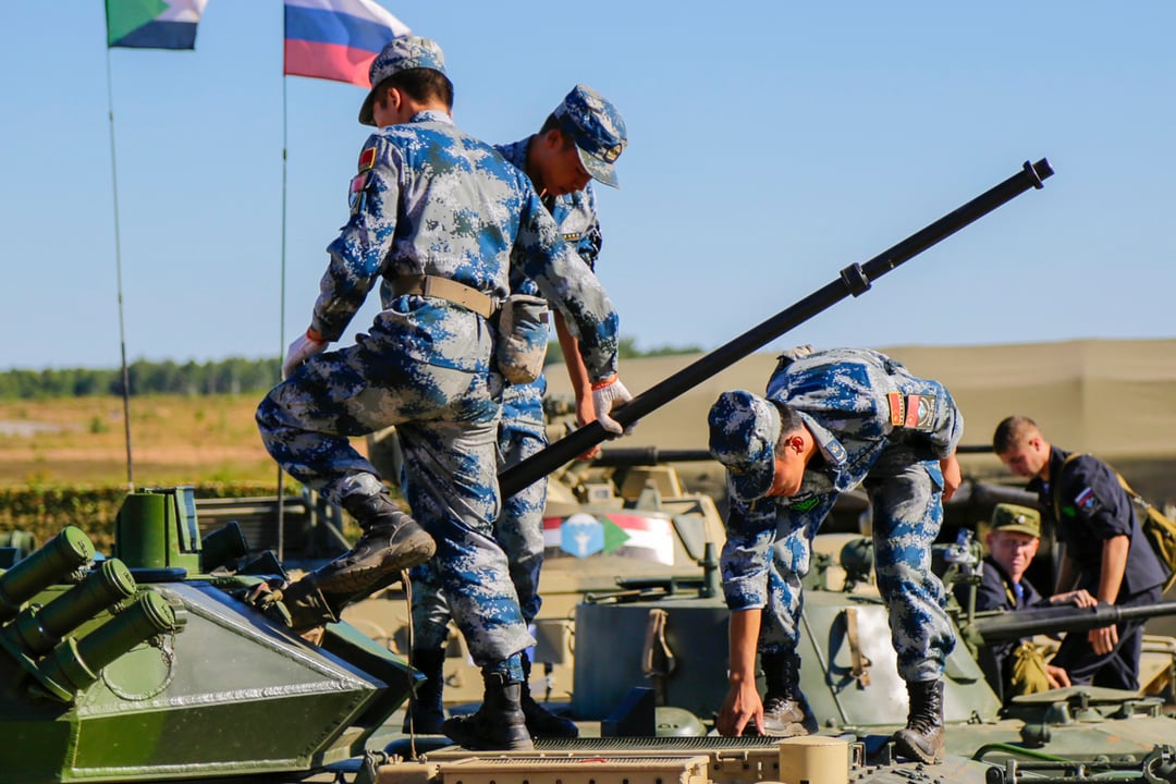 Chiny chwalą się nową bronią. Czy to pierwszy tak potężny pocisk świata?