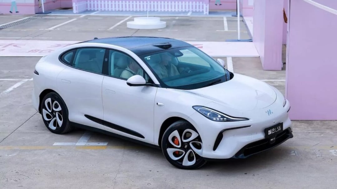 Chińczycy rzucają wyzwanie Tesli. IM LS6 EREV przejedzie nawet 1500 km bez ładowania