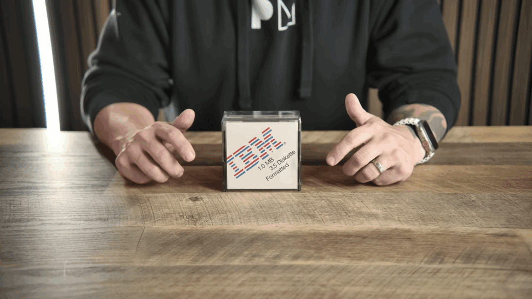 Podziwiam takie projekty. YouTuber stworzył od podstaw własną dyskietkę