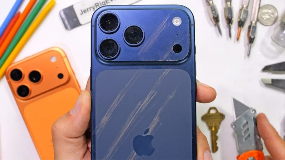 Wytrzymały, ale brzydki po tygodniu użytkowania. iPhone 17 Pro ujawnia poważny problem z wykończeniem
