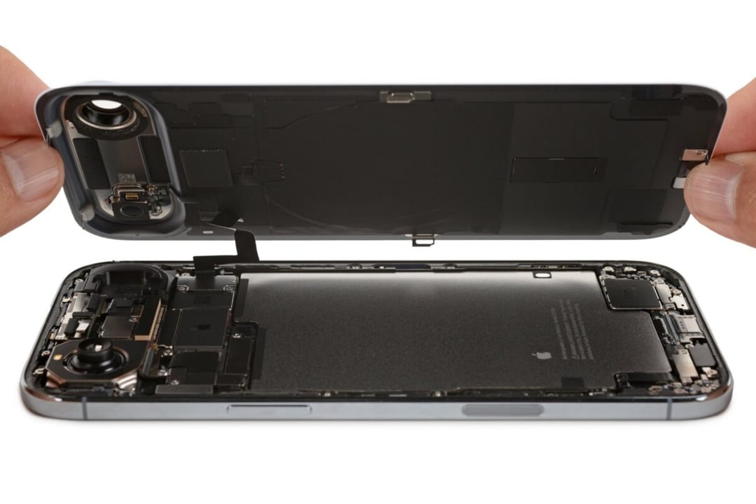 Sekrety iPhone Air ujawnione przez iFixit. Tak Apple zmieściło tyle technologii w 5,65 mm obudowie