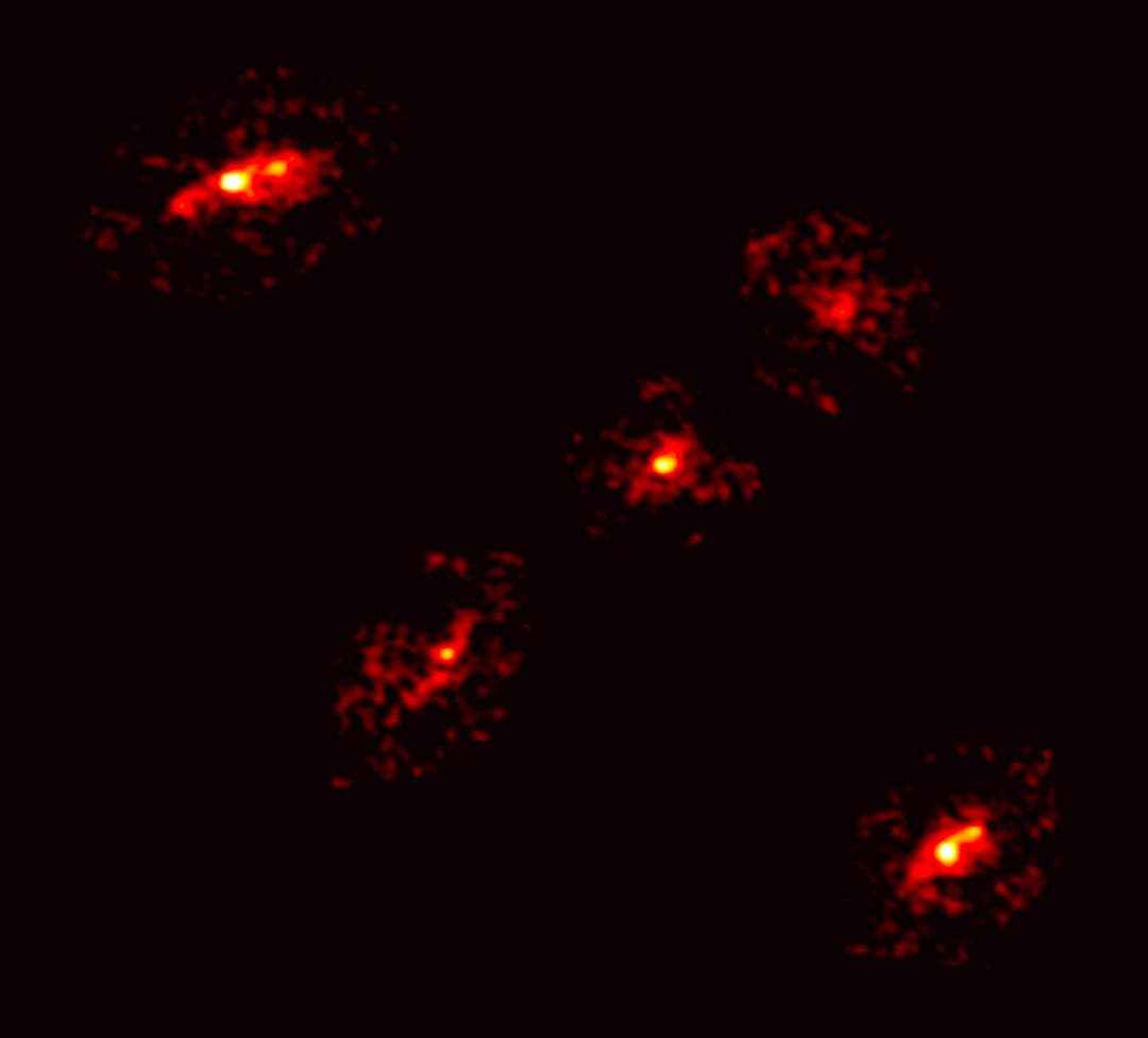 Myśleli, że to usterka teleskopu, a to przełomowe odkrycie. Pierre Cox przypadkiem zmienił astronomię