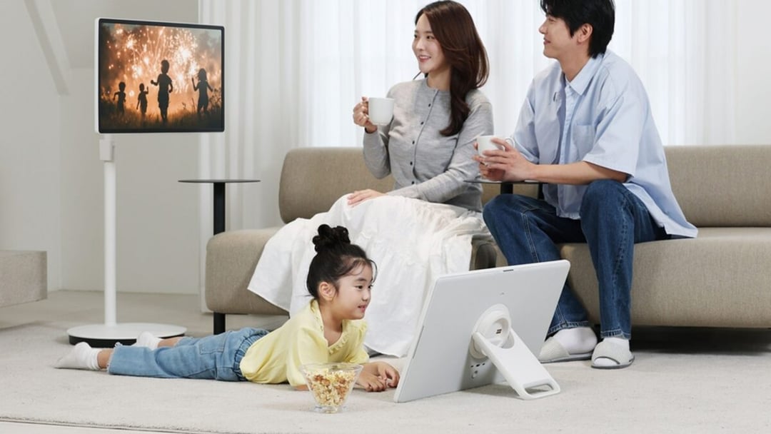 Telewizor z ekranem dotykowym i własnym zasilaniem. Samsung Movingstyle Smart TV to odpowiedź na małe mieszkania