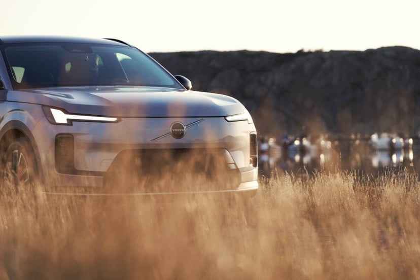 Legendarne Volvo XC70 wraca w wersji PHEV. Z takim zasięgiem to będzie hit