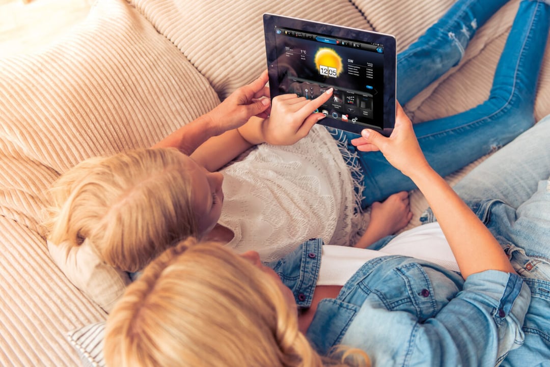 Inteligentne okna, czyli krótka opowieść, jak automatyzacja redefiniuje komfort, wydajność i bezpieczeństwo w nowoczesnym budownictwie