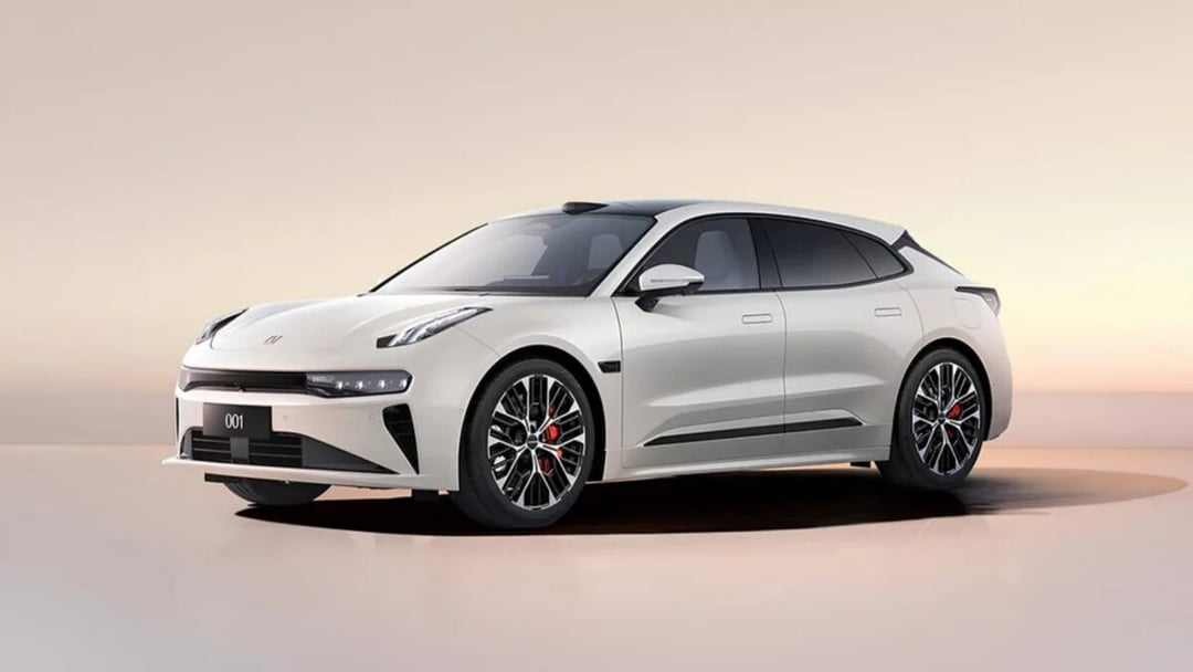 Od 0 do 100 km/h w 2,83 sekundy. Chiński elektryk, który pokonuje Teslę