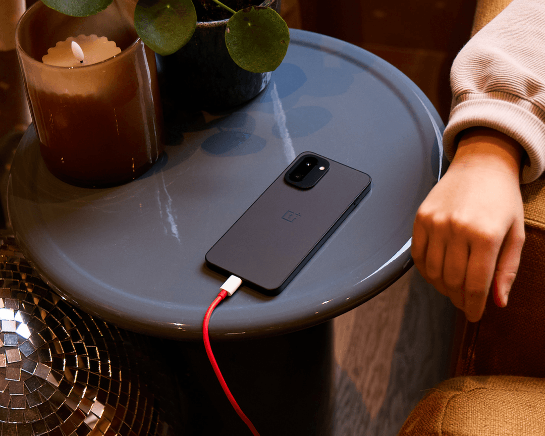 OnePlus 15R z pierwszą aktualizacją. OxygenOS 16 bierze się za baterię i wczesne błędy