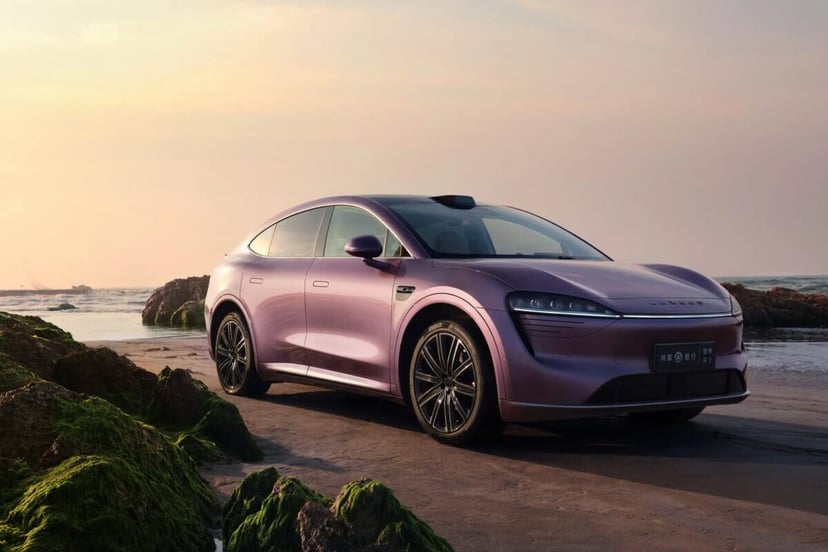 Chiński elektryk przejechał przez tunel ognia o temperaturze 800°C. To, co pokazało nagranie, wzbudza wielkie kontrowersje