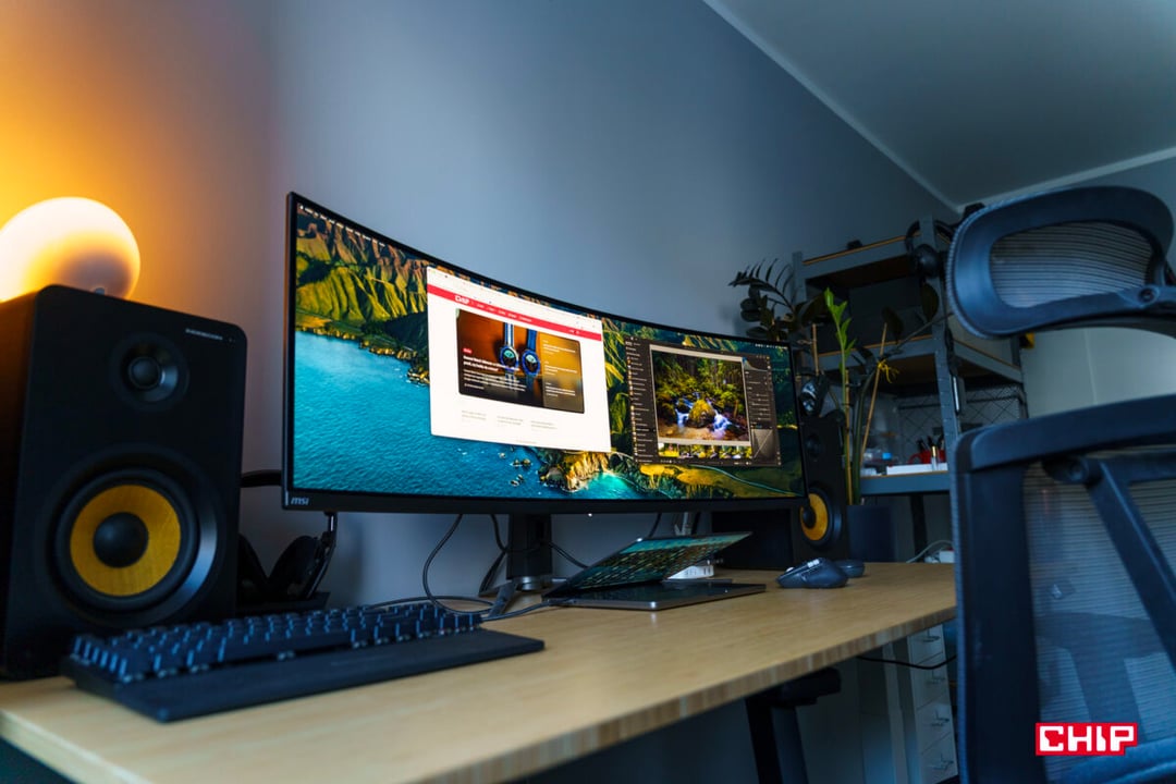 Szeroki monitor to obowiązkowe wyposażenie mojego biurka. Czy takie ekrany są dla każdego?