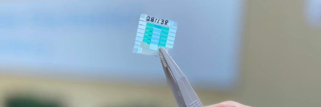 Ładowanie tej baterii stoi w sprzeczności z logiką. Tego nie przewidziałby nawet Einstein