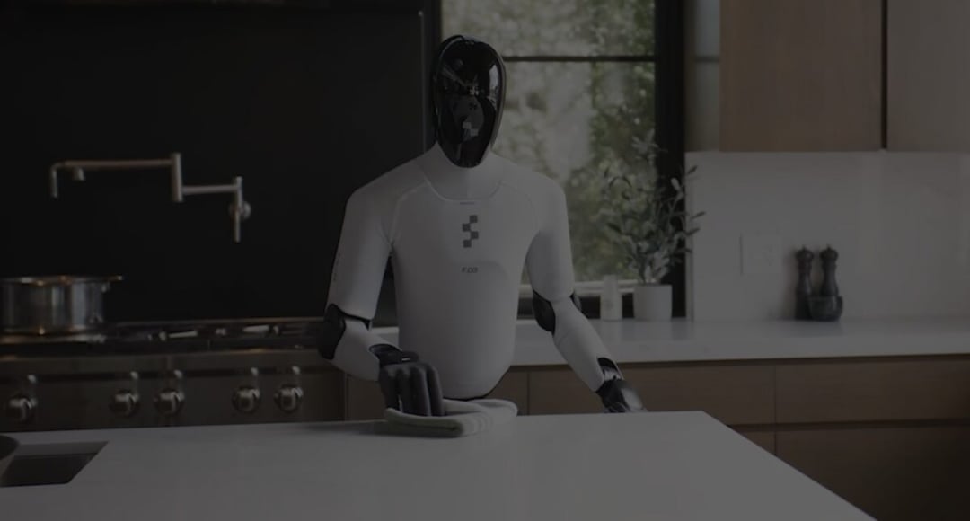 Figure 03 sprząta salon. Humanoidy wchodzą do naszych domów z pełną autonomią
