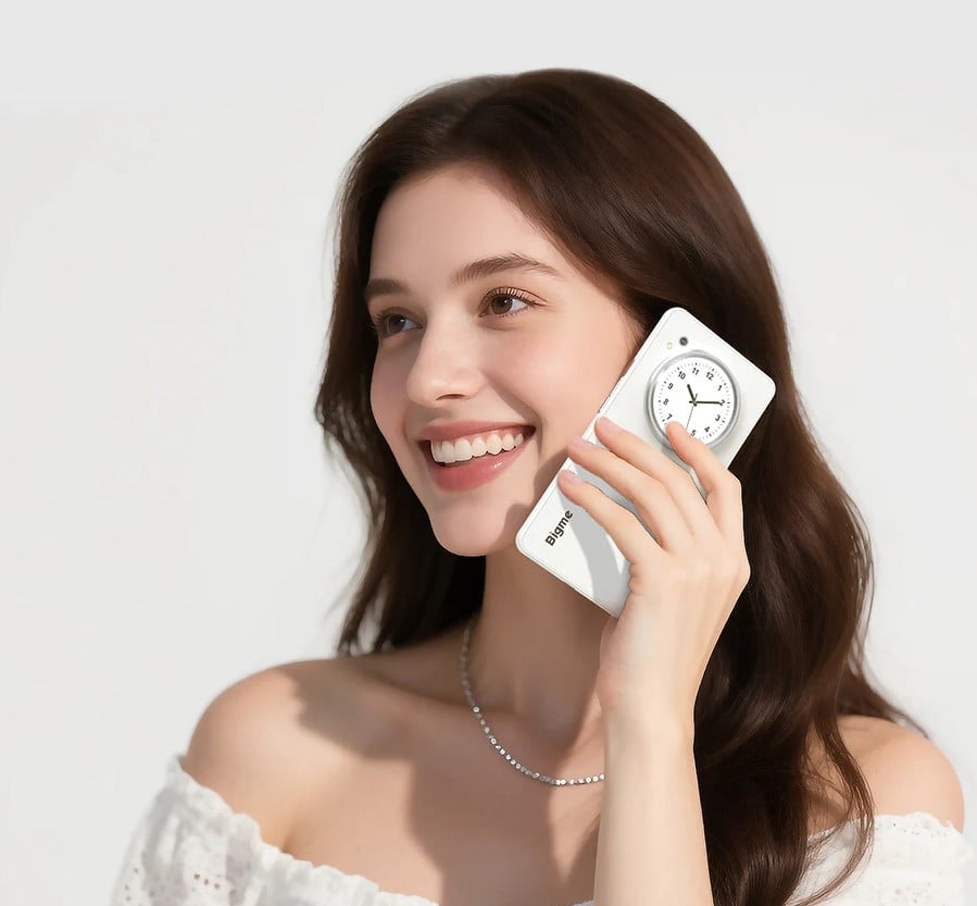 Dwa ekrany, dwa światy. BigMe HiBreak Dual to niecodzienne połączenie smartfona i czytnika