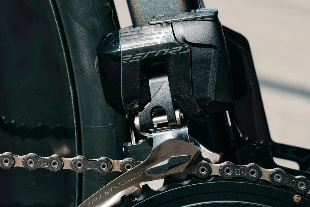 Nie tylko Shimano i SRAM. Legenda wreszcie przestała mówić wyłącznie do najbogatszych rowerzystów
