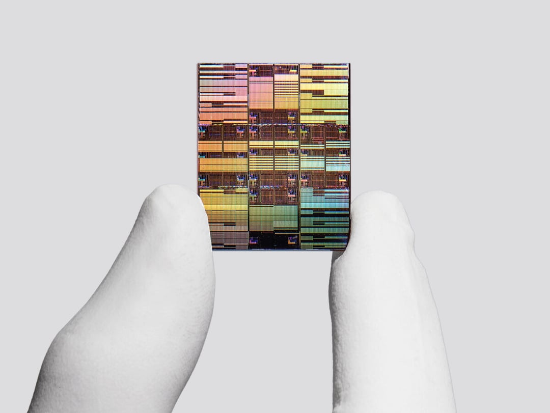 IBM przekracza granicę. Postawili chip do pionu i zeszli poniżej 1nm