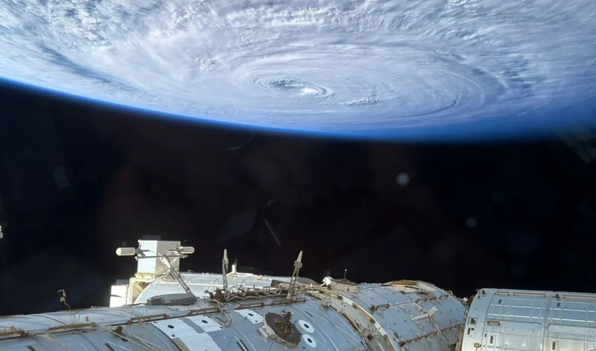Supertajfun z pokładu ISS. Niesamowite kadry i nowa era kosmicznej fotografii
