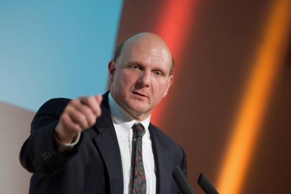 - Windows 7 to ulepszony Windows Vista - mówi Steve Ballmer