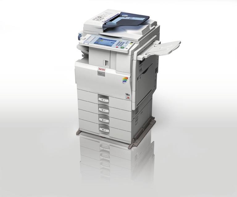 Ricoh Aficio MP C2550 charakteryzuje się optyczną jakością wydruku 1 200 dpi.