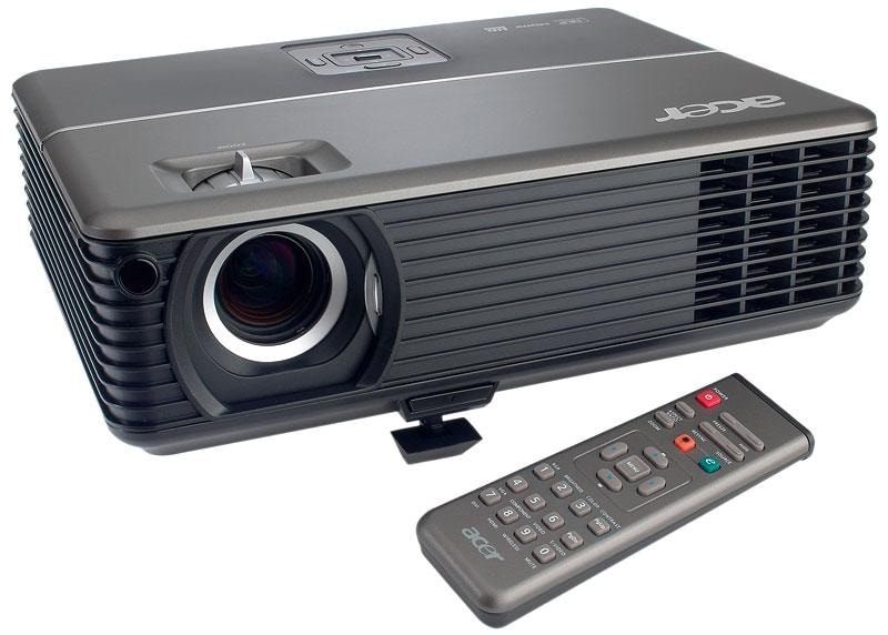 Projektor firmy Acer okazał się najlepszy, choć wcale nie najdroższy. Z pewnością nie będziemy zawiedzeni jakością reprodukowanego przez niego obrazu, zużycie energii nie doprowadzi nas do ruiny, a przyjemności z oglądania filmów nie będzie zakłócać żaden hałas. Po prostu dobry wybór.