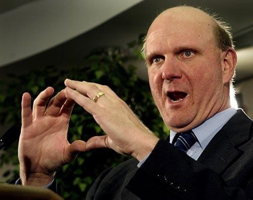 Na pytanie, czy on lub ktoś z jego rodziny posiada jakikolwiek produkt Apple'a, Ballmer wyjaśnił, że zasadniczo jest wierny swojej marce