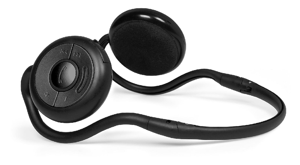 Wyposażone w baterię Li-polimerową, zapewniają do 10 godzin ciągłego słuchania lub 700 godzin czuwania