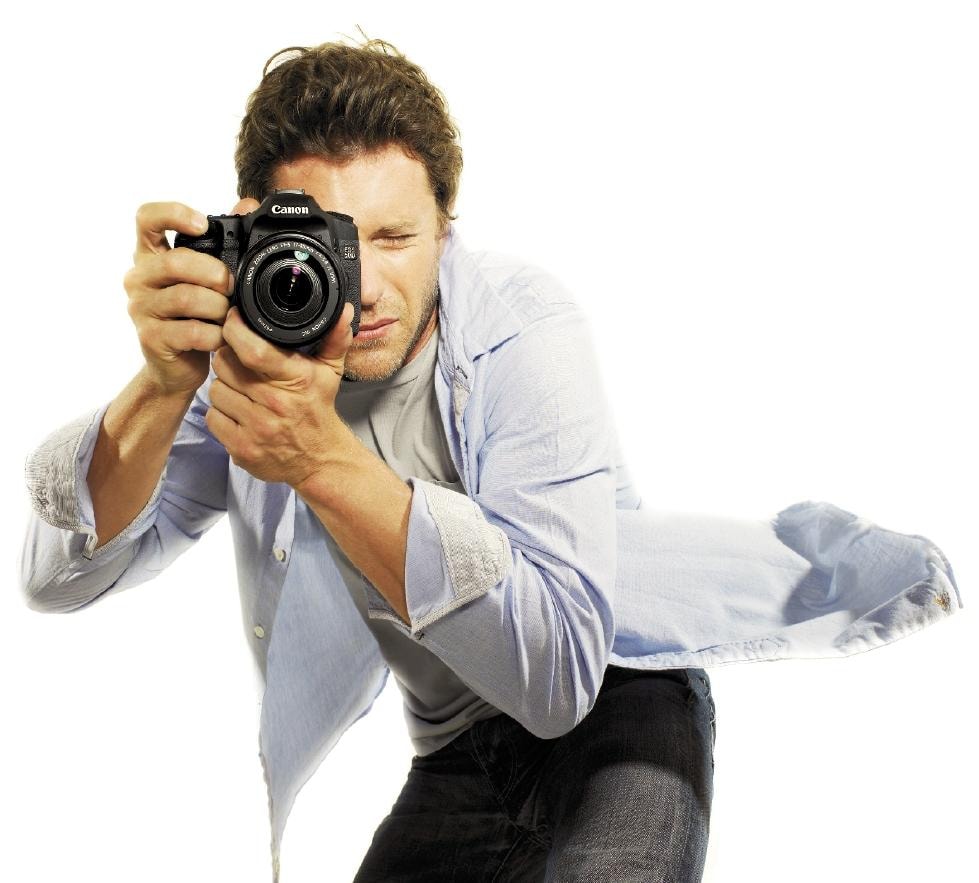 Cechą lustrzanek jest to, że zdjęcie wykonywane jest niemal dokładnie w chwili, gdy naciskamy spust migawki